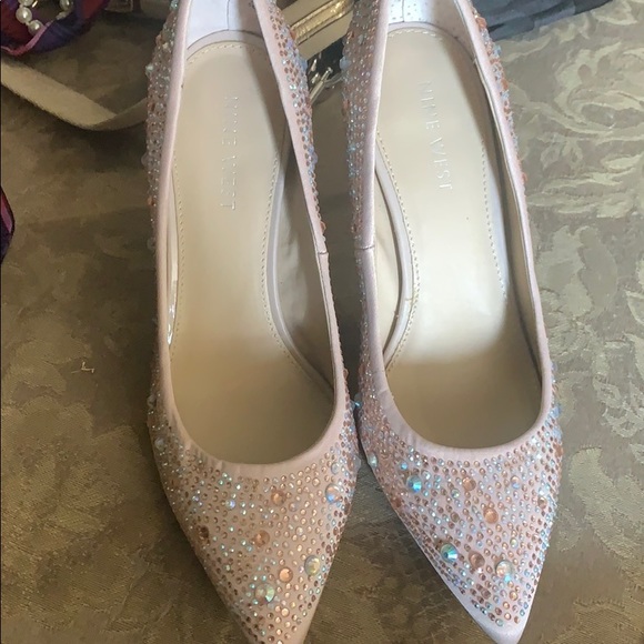 Heels - Picture 2 of 3